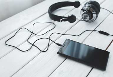 一“齐”登场，齐达内中国行亮相FC足球发布会，现场收获皇马球迷热烈致敬