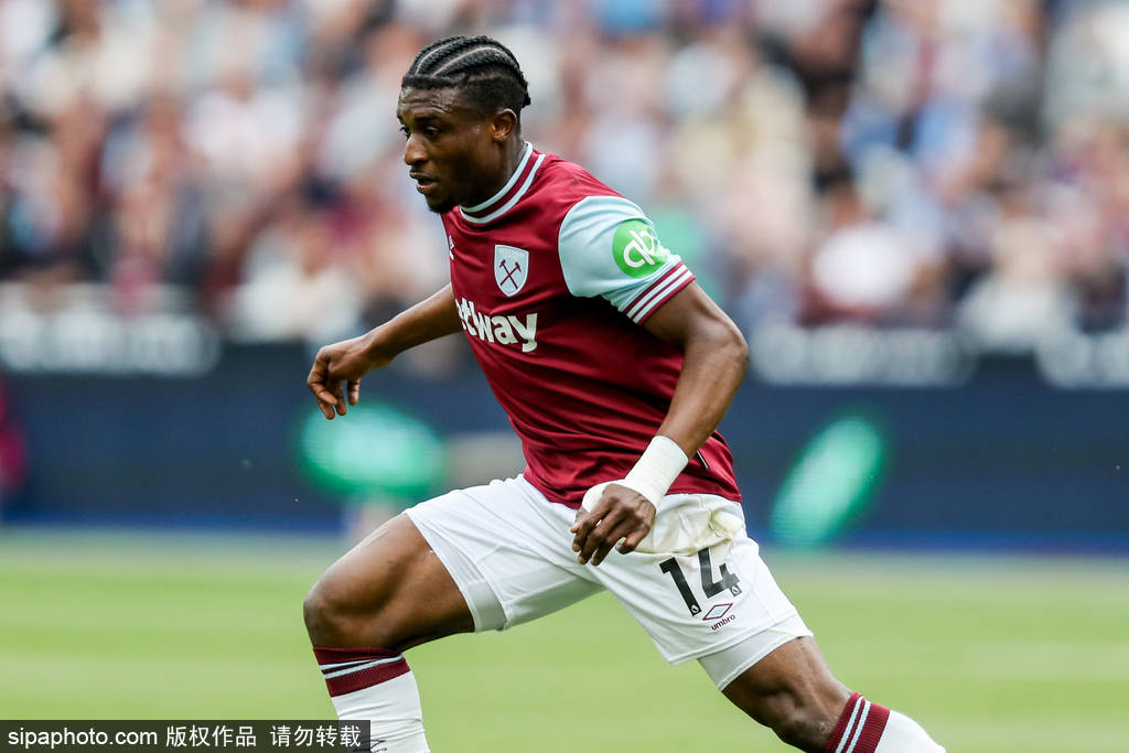 铁锤帮核心库杜斯引爆转会市场！切尔西携桑切斯加入谈判！